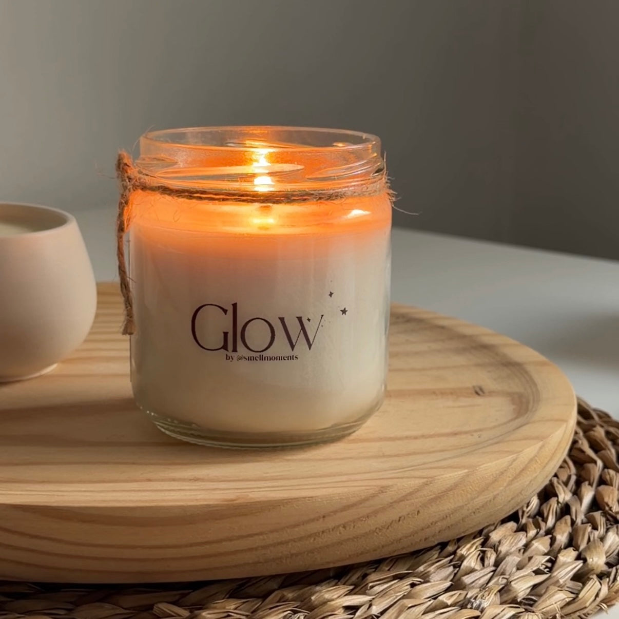 Glow | Vela sin Aroma en Recipiente | Cera de soja