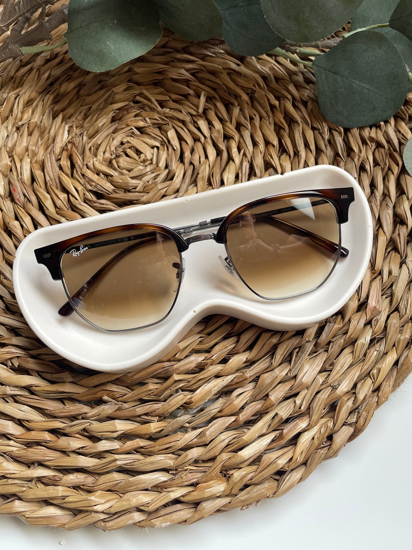 Bandeja para gafas – diseño original hecho a mano en resina ecológica