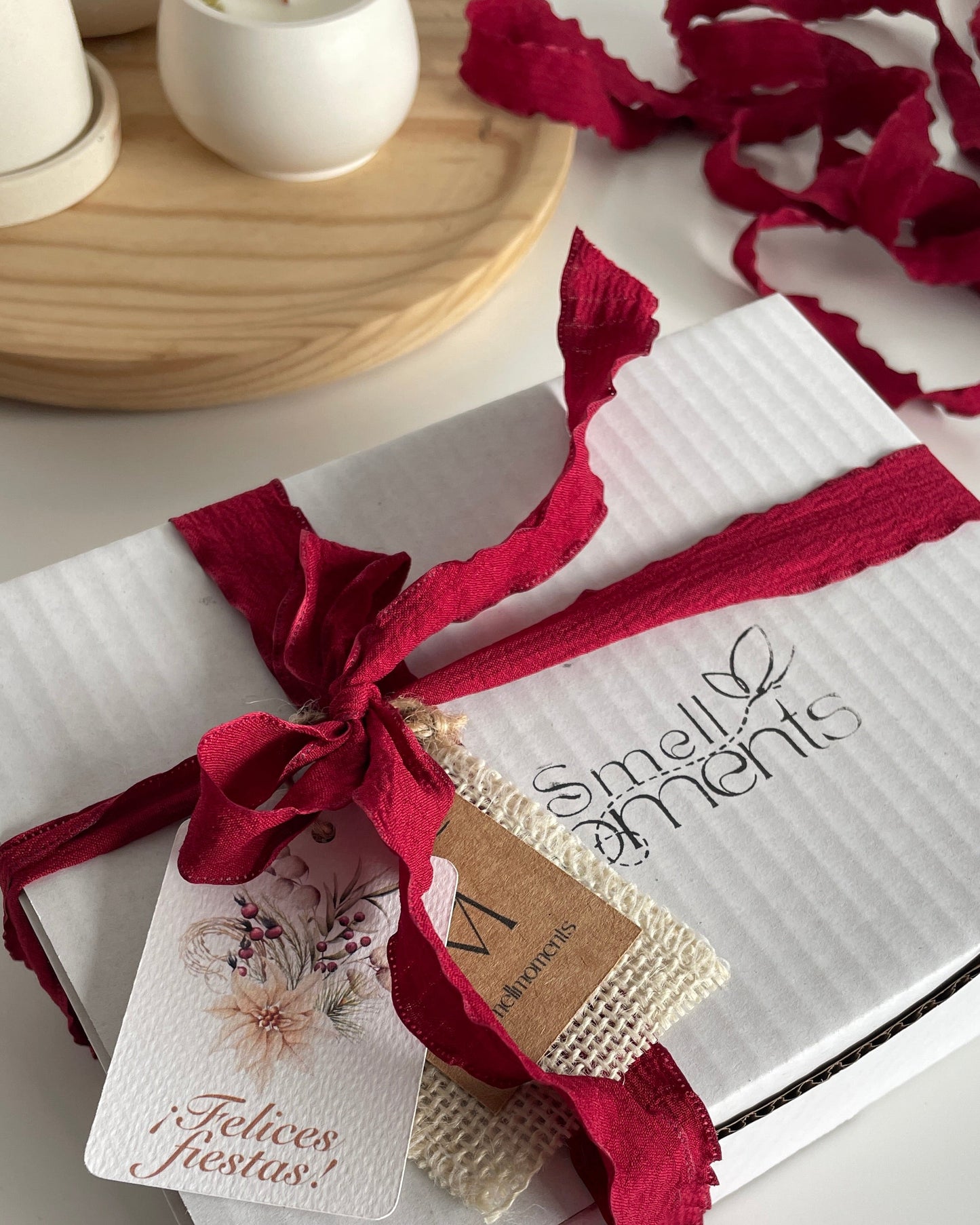 Caja Regalo “Aromas de Navidad” – Vela en resina ecológica + Ambientadores artesanales